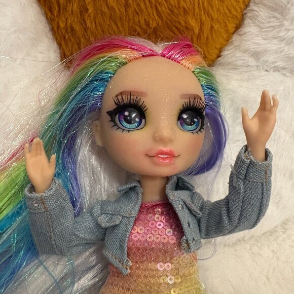 Rainbow High Amaya Raine Shimmer 11" Fashion Doll 2019 (SKU: 325TO) - Picture 11 of 14